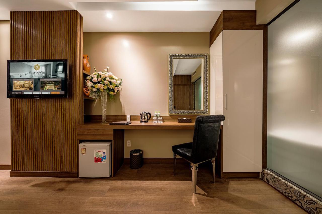 Sunflower Luxury Hotel Ho Chi Minh City Bagian luar foto