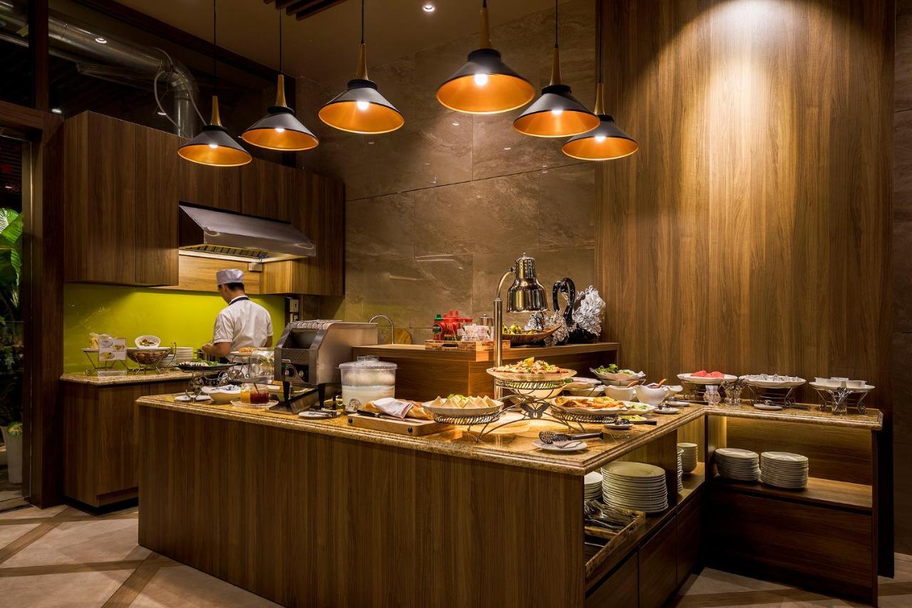 Sunflower Luxury Hotel Ho Chi Minh City Bagian luar foto