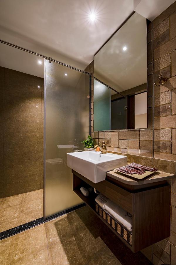 Sunflower Luxury Hotel Ho Chi Minh City Bagian luar foto
