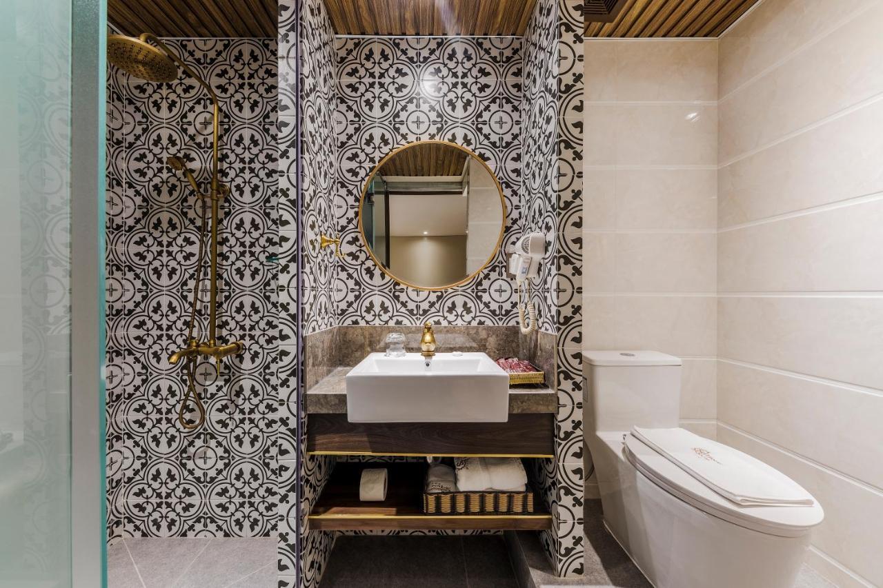 Sunflower Luxury Hotel Ho Chi Minh City Bagian luar foto