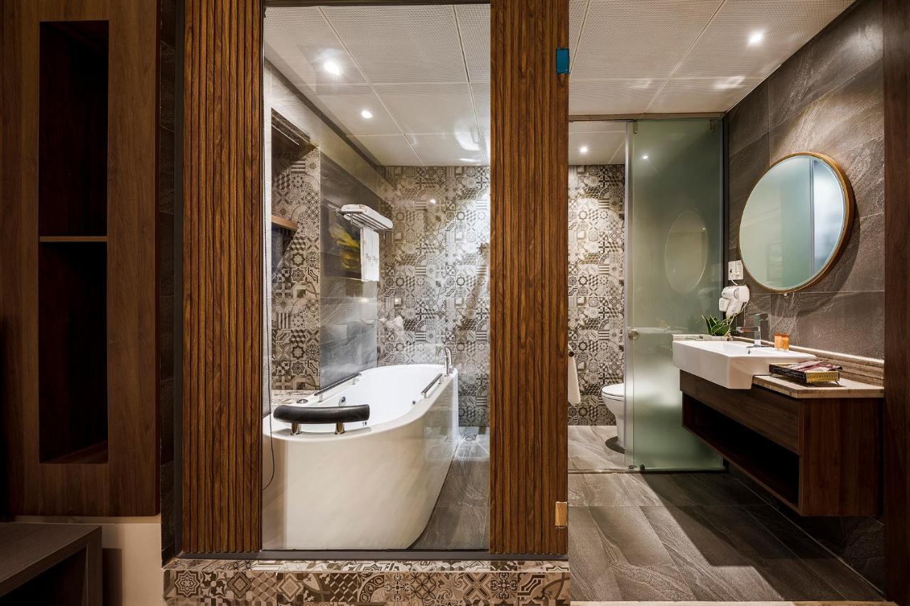 Sunflower Luxury Hotel Ho Chi Minh City Bagian luar foto